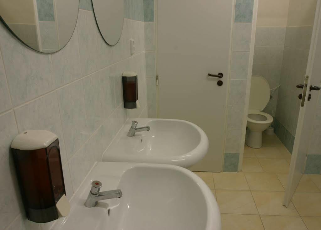 Hostel Advantage Прага Екстериор снимка