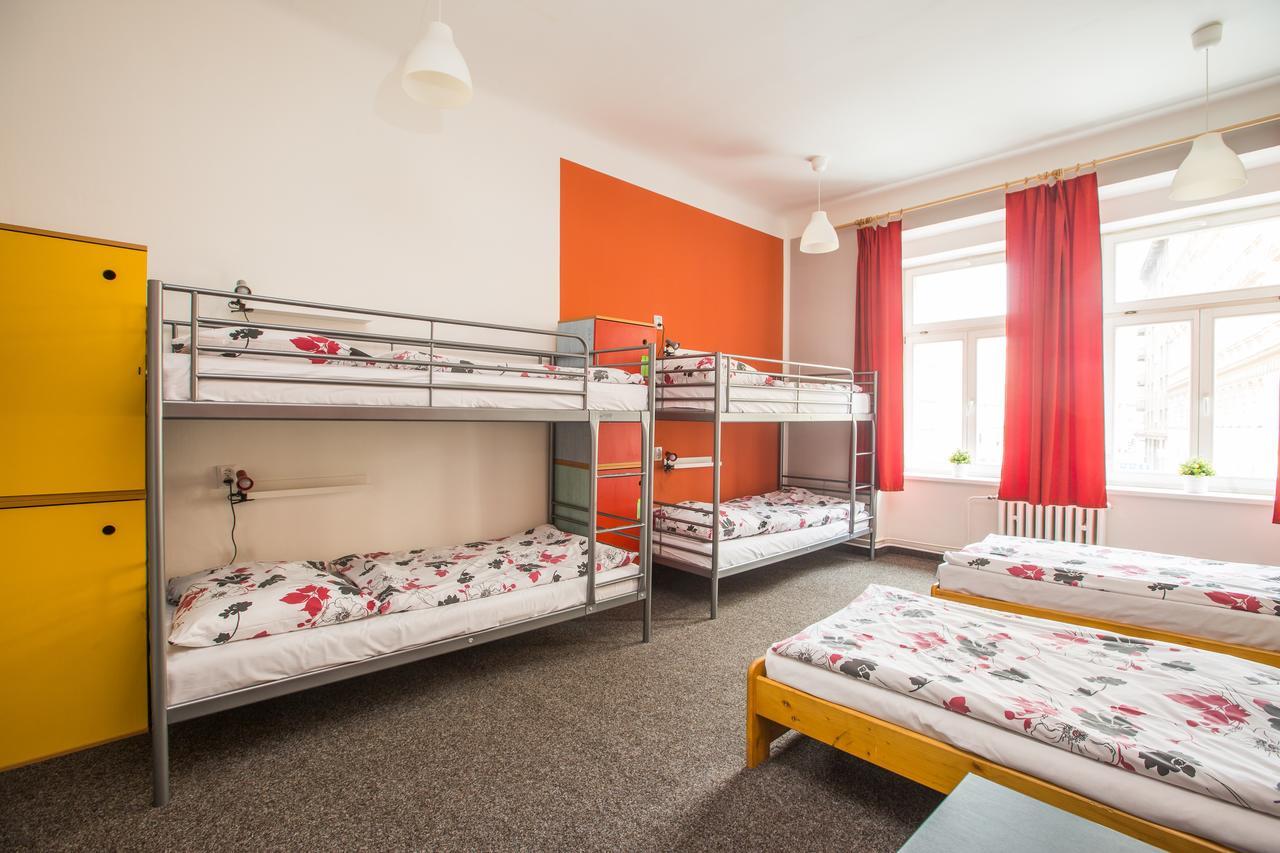 Hostel Advantage Прага Екстериор снимка
